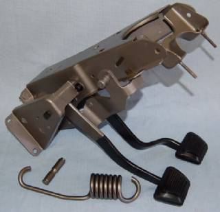 CPA71B 1971-72 B-BODY CLUTCH/BRAKE PEDAL ASSEMBLY RECONDITIONED